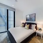 Luxury River Apartments- Parliament