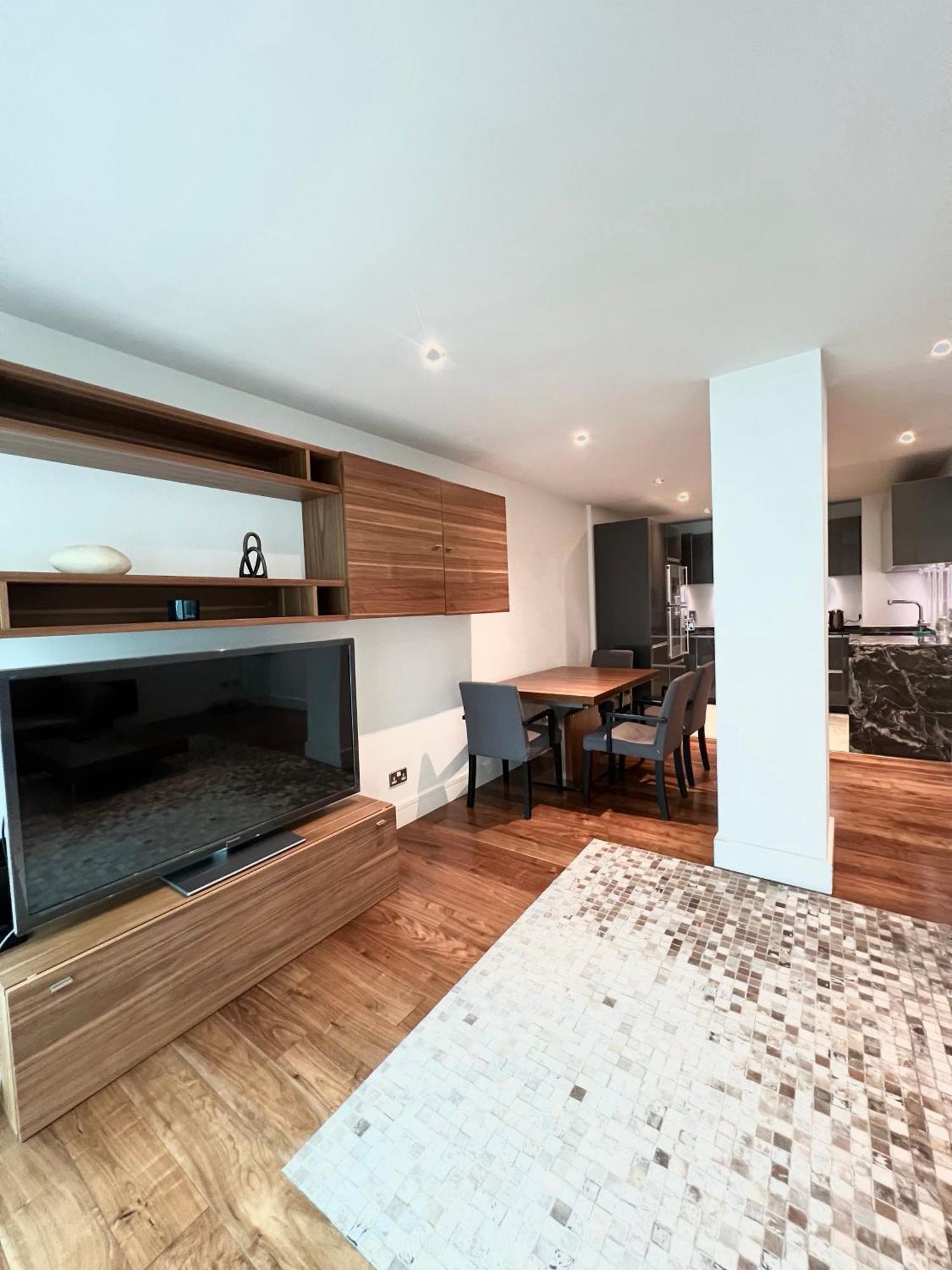 Luxury River Apartments- Parliament Apartment