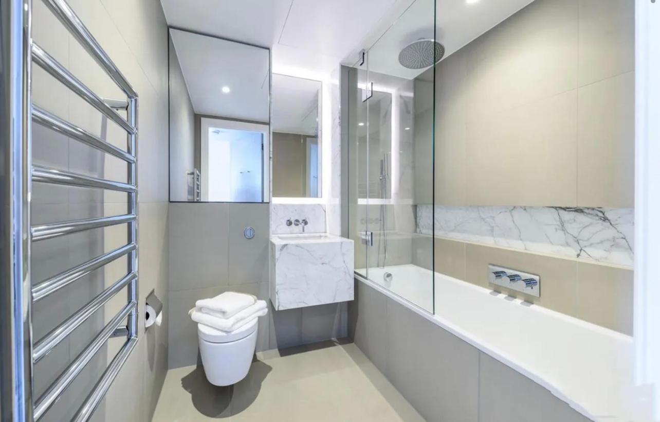 Apartment Luxury River Apartments- Parliament